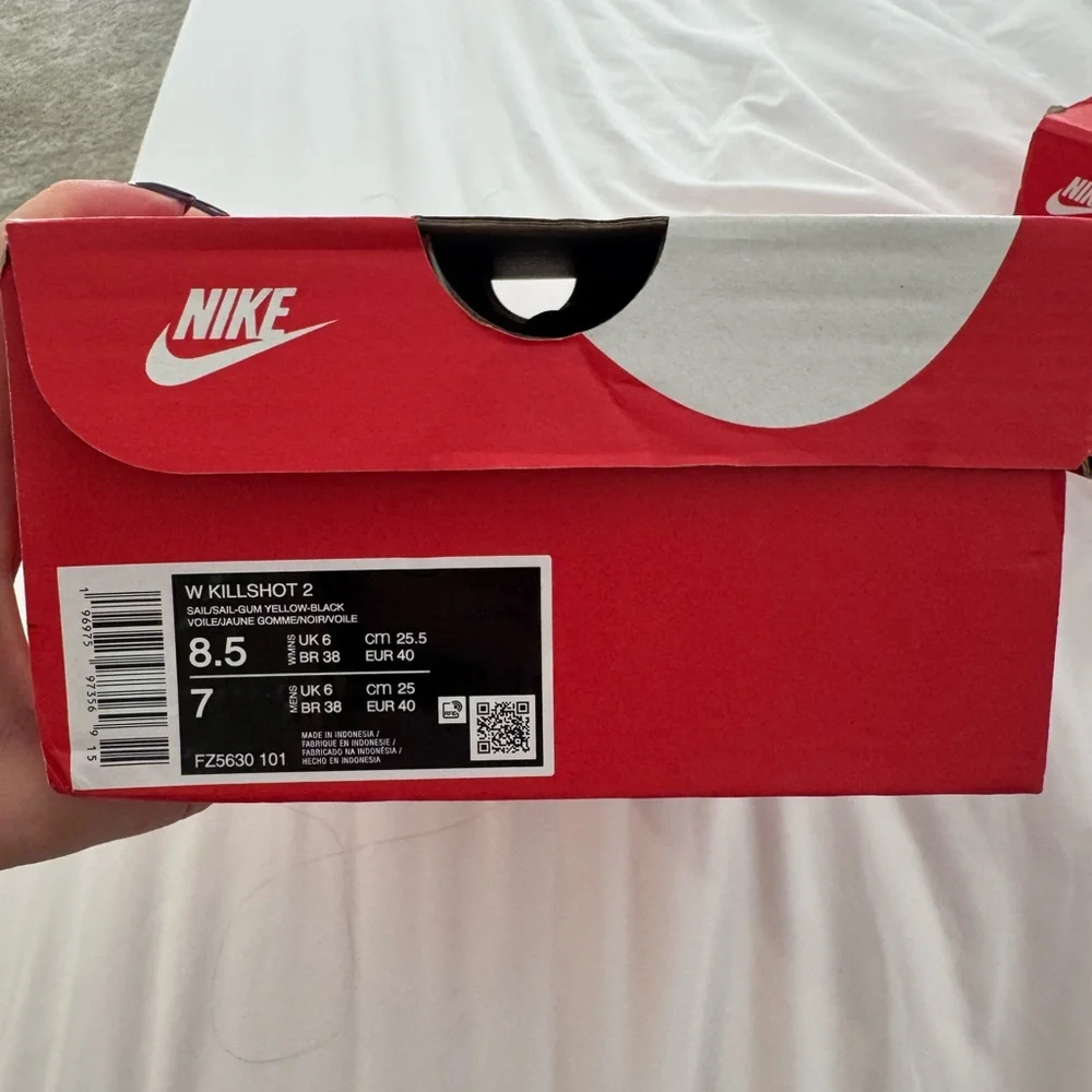 Nike Red and White Shoe Box - Picture 7 of 8
